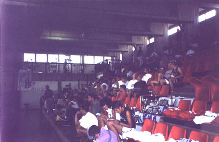 Pubblico.jpg (25931 bytes)